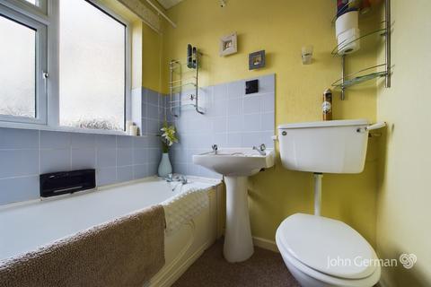 35 Cadgwith Drive, Derby, DE22 2AF