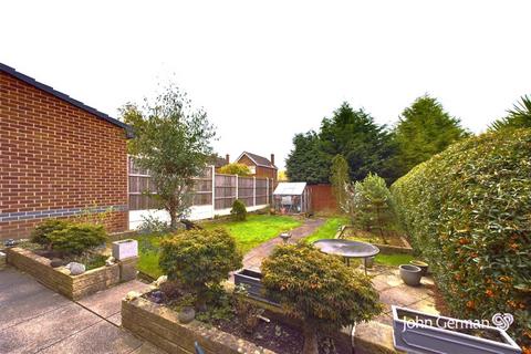35 Cadgwith Drive, Derby, DE22 2AF