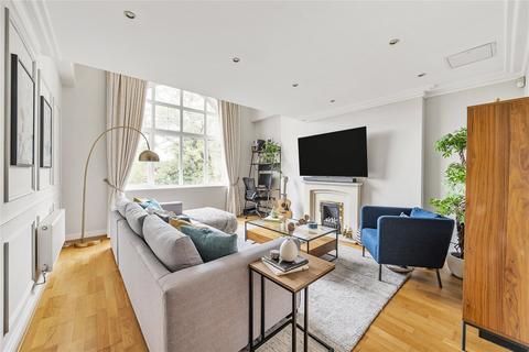 2 bedroom flat for sale, Queens Road, Weybridge, Surrey, KT13