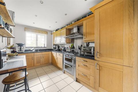 2 bedroom flat for sale, Queens Road, Weybridge, Surrey, KT13