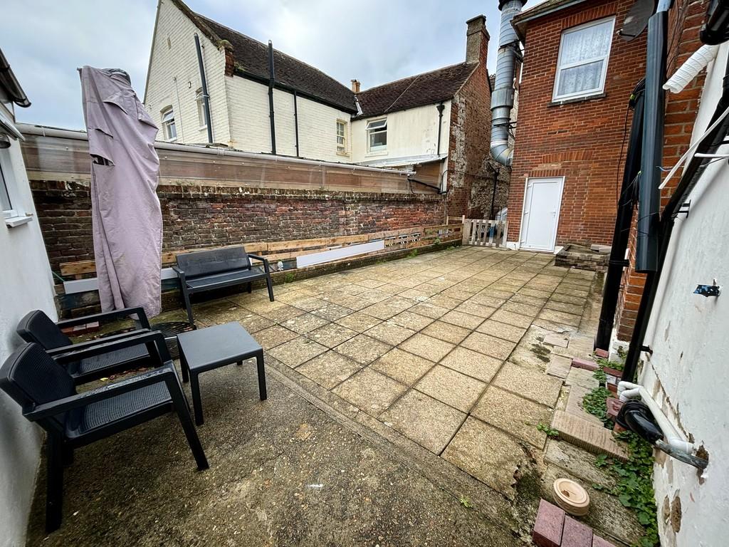 Courtyard garden