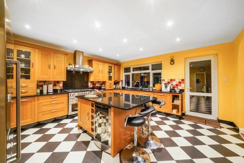 5 bedroom detached house for sale, Woodstead Grove, Edgware