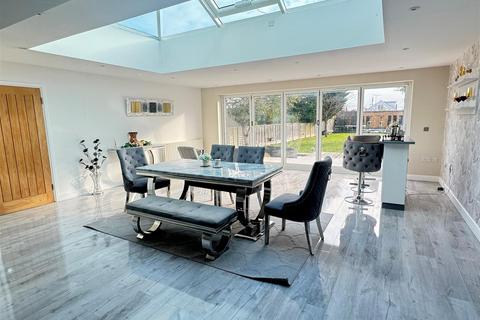 34 Alexandra Road, Rayleigh, SS6 8HS