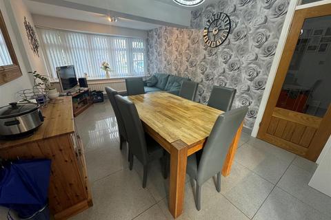 34 Alexandra Road, Rayleigh, SS6 8HS