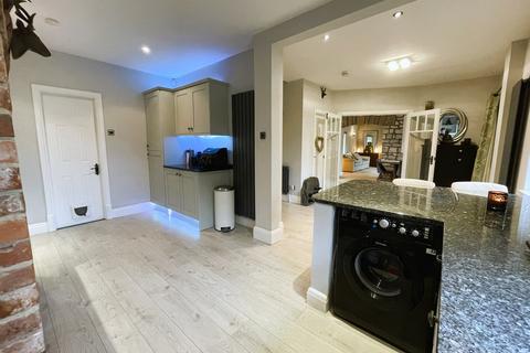 3 bedroom barn conversion for sale, Limestone Hill, Doncaster DN11