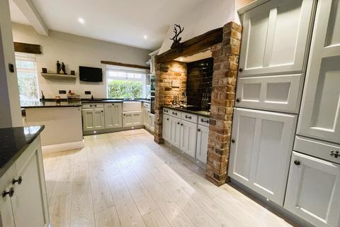 3 bedroom barn conversion for sale, Limestone Hill, Doncaster DN11