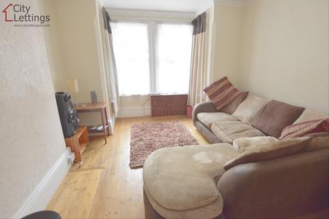 5 bedroom terraced house to rent, Forest Fields Nottingham NG7