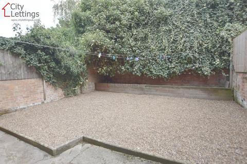 5 bedroom terraced house to rent, Forest Fields Nottingham NG7