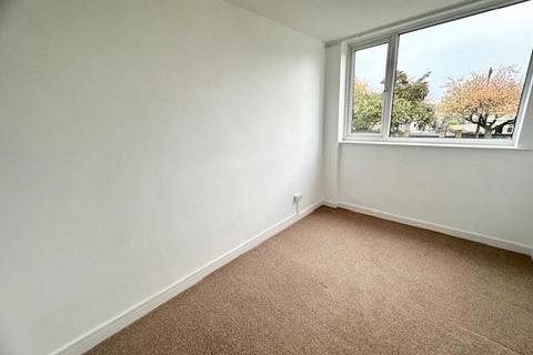 2, Eastwood Court Albert Promenade, Halifax, HX3 0HP