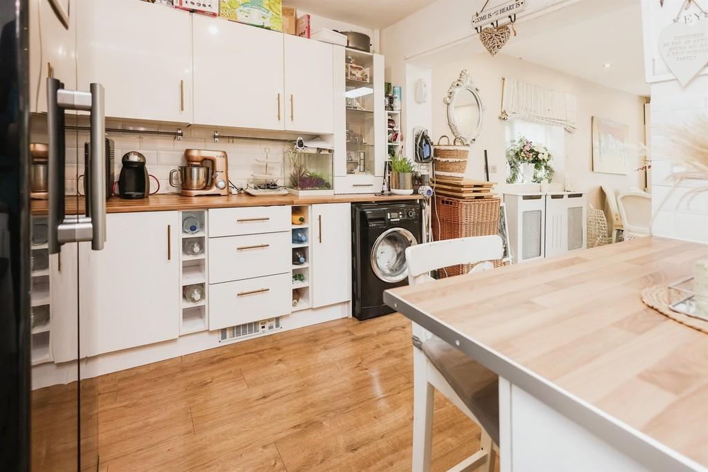 Starbank kitchen1