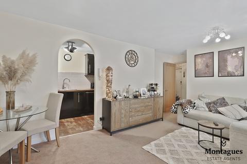 undefined, Woodland Grove, Epping, CM16