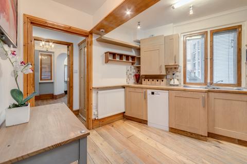 3 bedroom flat to rent, Cockspur Street, London