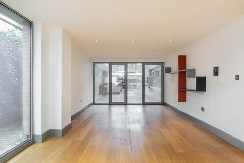 9 Waterfront Mews, London, N1 7FE