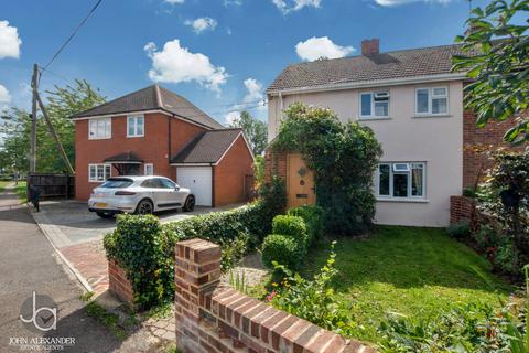 3 bedroom semi-detached house for sale, Oak Road, Tiptree