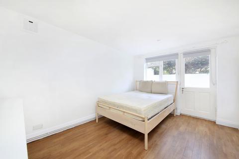 1 bedroom flat to rent, Aliwal Road, Battersea, London