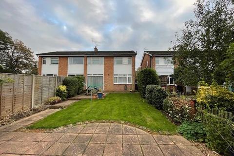 3 bedroom semi-detached house to rent, Barton Drive, Southampton