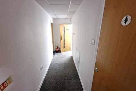 Office to rent, Windsor Street, Luton, Bedfordshire