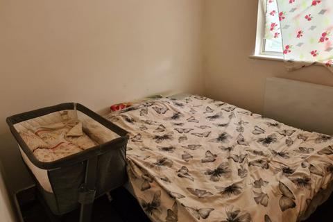 1 bedroom flat for sale, Springwood Crescent, Edgware, Middlesex, HA8 8SG