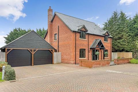 4 bedroom village house for sale, Aldworth Close, East Hanney