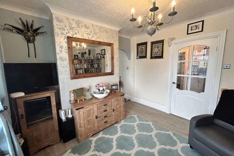 4 bedroom semi-detached house for sale, Llanelian Road, Old Colwyn