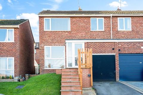 3 bedroom semi-detached house for sale, Ridge Close, Banbury