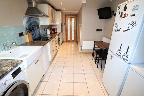 3 bedroom terraced house for sale, Essex Close, Bletchley, Milton Keynes