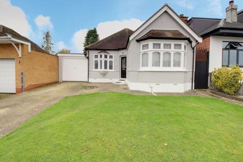 3 bedroom detached bungalow for sale, The Meadway, Cuffley EN6