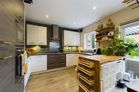 59 Springhill, Shifnal, TF11 8FA