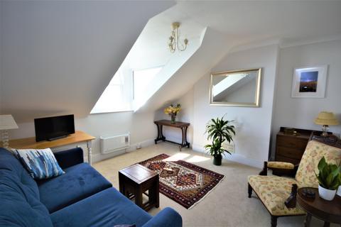 2 bedroom apartment to rent, Undercliff Drive, St Lawrence