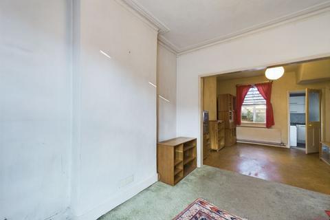 26 Queens Road, New Malden, KT3 6BX