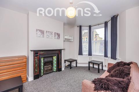 4 bedroom terraced house to rent, Coronation Avenue