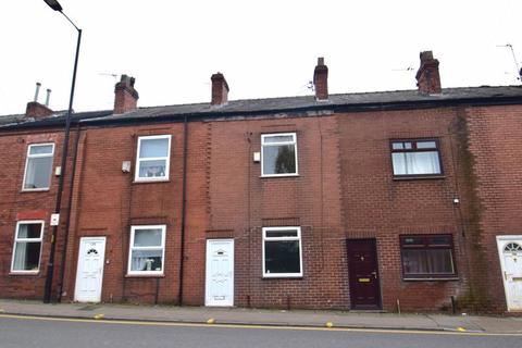 2 bedroom terraced house to rent, High Street, Warrington