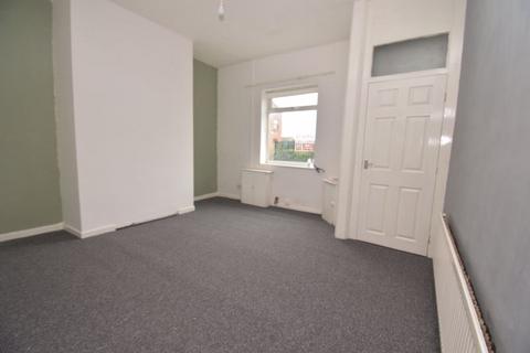 2 bedroom terraced house to rent, High Street, Warrington