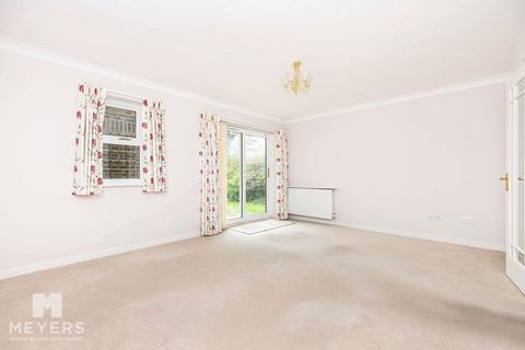 2 bedroom apartment for sale, Elizabeth Court, 10 Wortley Road, Highcliffe, BH23