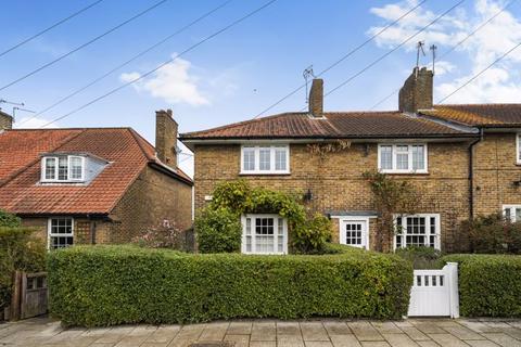 2 bedroom end of terrace house to rent, Huntingfield Road, Putney