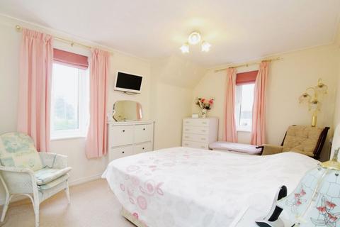 2 bedroom retirement property for sale, Beaulieu Road, Southampton SO45