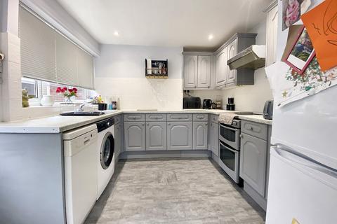 5 Greenacres Road, Worcester, WR2 5EZ