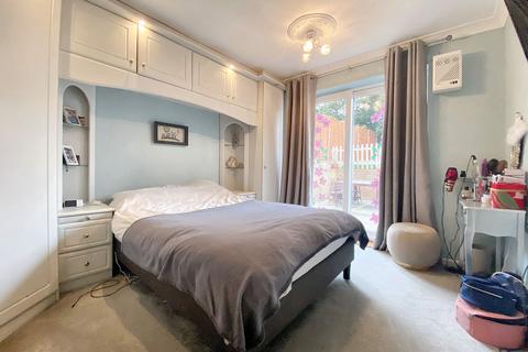 5 Greenacres Road, Worcester, WR2 5EZ