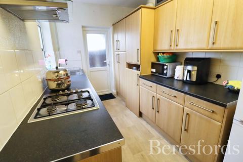 2 bedroom maisonette for sale, Highview Gardens, Upminster, RM14