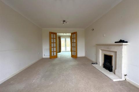 4 bedroom detached house for sale, Claypole Mead, Pewsham