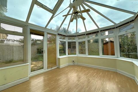 4 bedroom detached house for sale, Claypole Mead, Pewsham