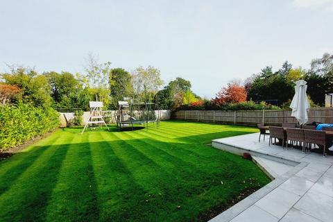 66a Eastwick Drive, Bookham, Leatherhead, KT23 3PS