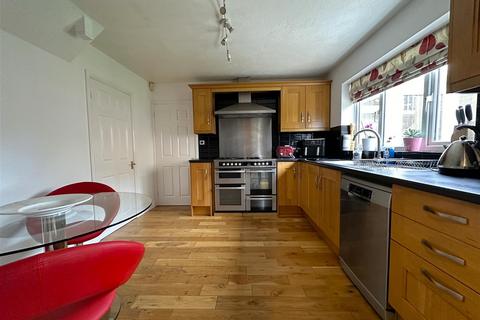 5 bedroom detached house for sale, Oak Road, Chippenham
