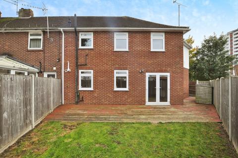 2 bedroom flat for sale, Arnhem Road, Chelmsford