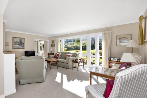 28 The Ridings, Epsom, KT18 5JJ