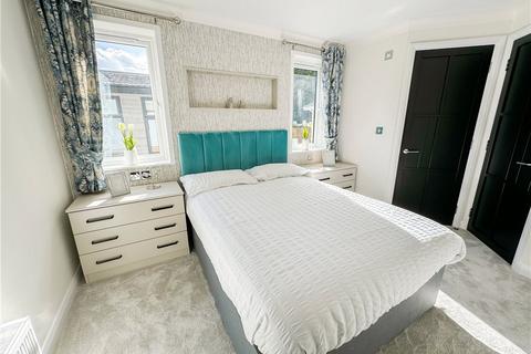 2 bedroom park home for sale, Nightingale Rise, Addlestone KT15