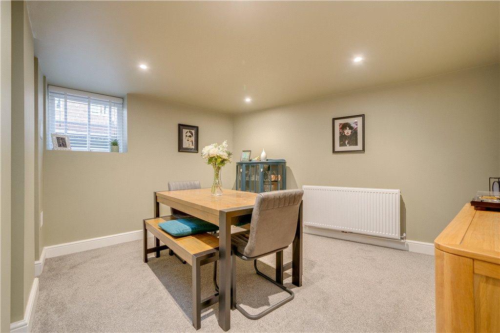 Bedroom/Dining Room