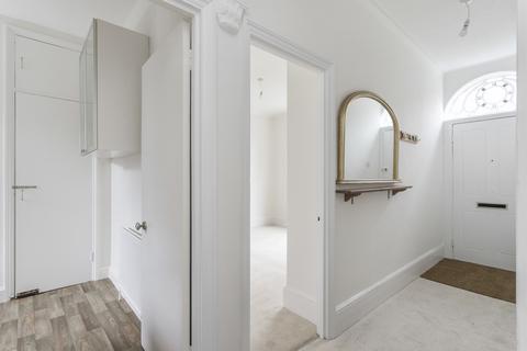 26 Tibberton Square, London, N1 8SF