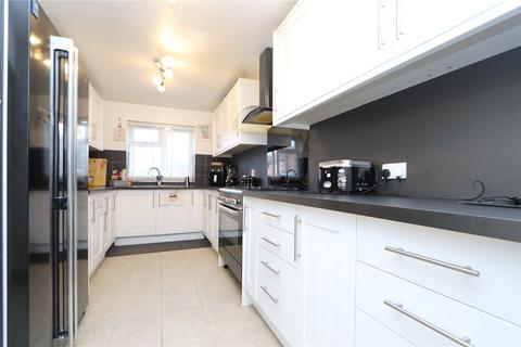 3 bedroom detached house for sale, Hockliffe Brae, Walnut Tree, MK7