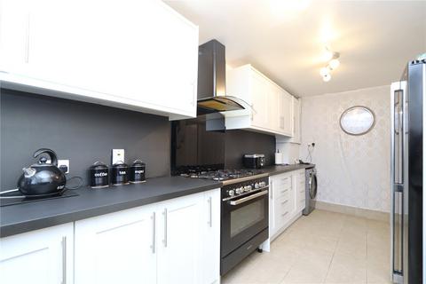 3 bedroom detached house for sale, Hockliffe Brae, Walnut Tree, MK7